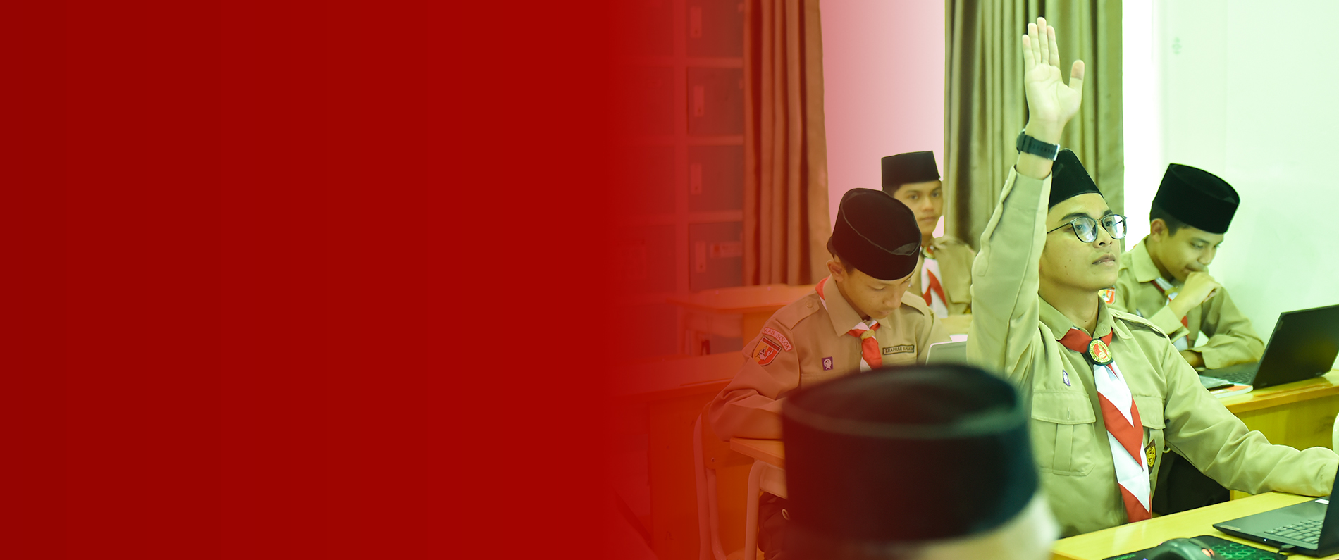 Santri SMA RLA IIBS mengikuti pembelajaran di kelas